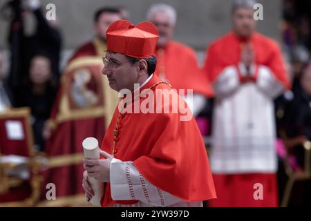 Vatikanstadt, Vatikan, 07.12.2024, Papst Franziskus ernennt zum neuen Kardinal, Mons. Francis Leo, Erzbischof von Toronto (Kanada) während des ordentlichen öffentlichen Konsistoriums zur Schaffung des neuen Kardinals in der Basilika St. Peterìs im Vatikan. Maria Grazia Picciarella/Alamy Live News Stockfoto