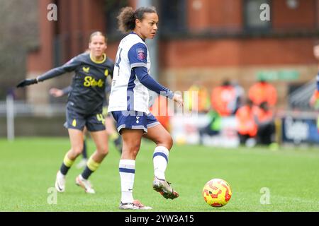 London, Großbritannien. 8. Dezember 2024. Drew Spence bei Tottenham Hotspur gegen Everton in der WSL. Stockfoto