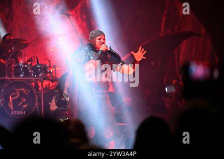 Zlin, Tschechische Republik. Dezember 2024. Deutscher Mittelalter Metal gebundener Feuerschwanz mit Sänger Hauptmann Feuerschwanz tritt am 7. Dezember 2024 im Winter Masters of Rock 2024 Festival in Zlin auf. Quelle: Dalibor Gluck/CTK Photo/Alamy Live News Stockfoto