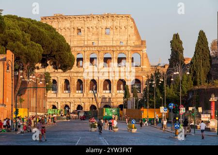 Blick auf das kolosseum von der Via dei Fori Imperiali Stockfoto