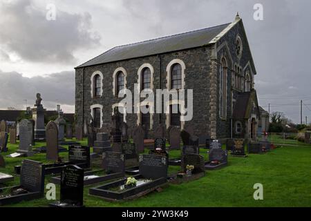 Die Dwyran Chapel ist eine walisisch-calvinistisch-methodistische Kapelle im Dorf Dwyran auf der isle of Anglesey in Nordwales. Sie wurde 1861 erbaut. Stockfoto