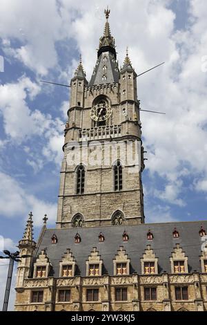 Glockenturm mit Tuchhalle, UNESCO-Weltkulturerbe, Gent, Flandern, Belgien, Europa Stockfoto