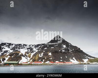 King Edward Point Research Station unterhalb des Mt. Duse, Cumberland East Bay, South Georgia Stockfoto