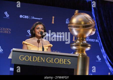 Beverly Hills, Usa. Dezember 2024. Schauspielerin Mindy Kaling gibt Nominierungen für die 82. Jährlichen Golden Globe Awards im Beverly Hilton Hotel in Beverly Hills, Kalifornien am Montag, 9. Dezember 2024 bekannt. Foto: Jim Ruymen/UPI Credit: UPI/Alamy Live News Stockfoto