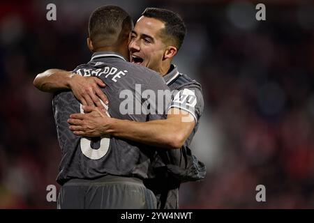Lucas Vazquez von Real Madrid feiert ein Tor mit Kylian Mbappe von Real Madrid während des LaLiga-Spiels zwischen Girona FC und Real Madrid CF in Monti Stockfoto