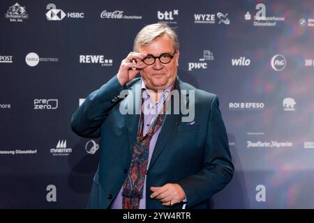 Komiker Hape Kerkeling bei der Verleihung des Deutschen Nachhaltigkeitspreis im Maritim Hotel Düsseldorf. Der Fernsehmoderator wird am 9. Dezember 2024 runde 60 Jahre alt. Düsseldorf, 29.11.2024 NRW Deutschland *** Comedian Hape Kerkeling bei der Verleihung des Deutschen Nachhaltigkeitspreises im Maritim Hotel Düsseldorf wird der Fernsehmoderator am 9. Dezember 2024 60 Jahre alt Düsseldorf, 29 11 2024 NRW Deutschland Copyright: XChristophxHardtx Stockfoto