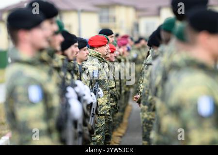 Pristina, RKS, Verteidigungsministerin Tanner besuchen die Österreichischen Truppen im Kosovo. Dezember 2024. im Bild Soldaten des Österreichischen Kontingentes im Kosovo // Soldaten des österreichischen Kontingents im Kosovo während des Verteidigungsministers Tanner die österreichischen Truppen im Kosovo besucht. Pristina, Kosovo am 2024.12.09. - 20241209 PD4800 Credit: APA-PictureDesk/Alamy Live News Stockfoto