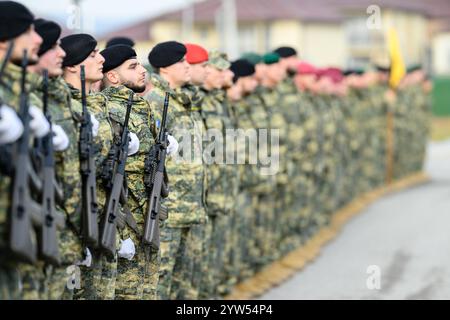 Pristina, RKS, Verteidigungsministerin Tanner besuchen die Österreichischen Truppen im Kosovo. Dezember 2024. im Bild Soldaten des Österreichischen Kontingentes im Kosovo // Soldaten des österreichischen Kontingents im Kosovo während des Verteidigungsministers Tanner die österreichischen Truppen im Kosovo besucht. Pristina, Kosovo am 2024.12.09. - 20241209 PD4926 Credit: APA-PictureDesk/Alamy Live News Stockfoto