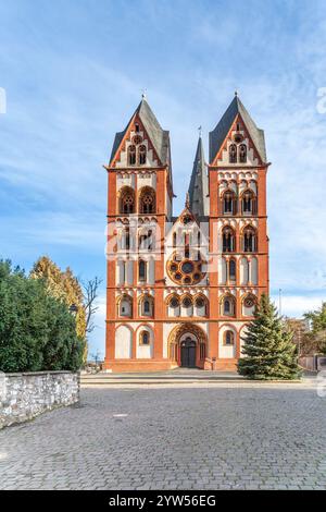 Berühmte gotische Kuppel in Limburg, Deutschland in schönen Farben Stockfoto