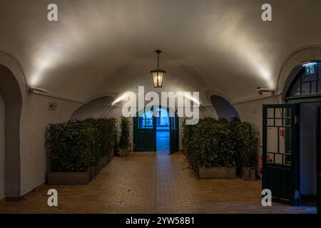 Interrior der Bergbahnstation auf dem Postlingberg in Linz Österreich 11 25 2024 Stockfoto