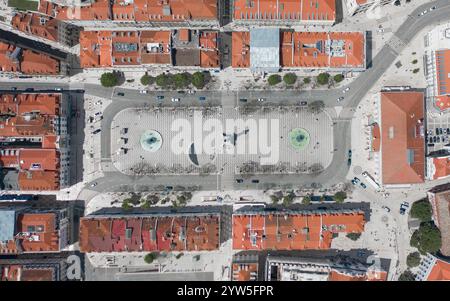 Luftaufnahme, TopDown Drone Foto von European Garden Plaza Medieval Stockfoto