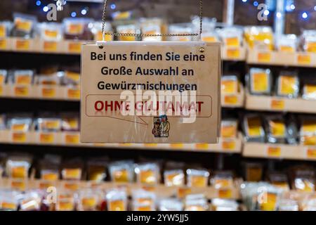 Gewürzstand auf dem Stuttgarter Weihnachtsmarkt. // 09.12.2024: Stuttgart, Baden-Württemberg, Deutschland, Europa *** Gewürzstand auf dem Stuttgarter Weihnachtsmarkt 09 12 2024 Stuttgart, Baden Württemberg, Deutschland, Europa Stockfoto