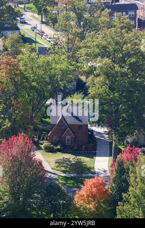 Aerial view of Lakewood, Ohio, west of downtown Cleveland, fall 2024 Stockfoto