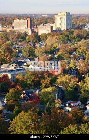 Aerial view of Lakewood, Ohio, west of downtown Cleveland, fall 2024 Stockfoto