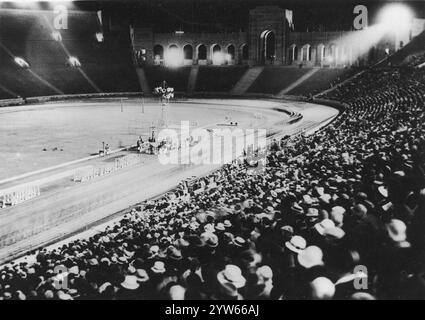 Olympische Spiele 1932 in Los Angeles: Blick auf das Olympiastadion in Kalifornien - Los Angeles Memorial Coliseum. Archivfoto der Olympischen Sommerspiele 1932 in L.A. Stockfoto