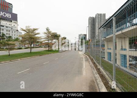 JOHOR BAHRU, MALAYSIA - 24. NOVEMBER 2023: Urbane Straßenszene in Johor Bahru. Stockfoto