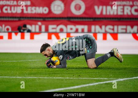 Monza, Italie. Dezember 2024. Razvan Sava (Udinese Calcio) während des Fußballspiels der Serie A zwischen AC Monza und Udinese Calcio am 9. November 2024 im U-Power Stadium in Monza, Italien - Foto Morgese-Rossini/DPPI Credit: DPPI Media/Alamy Live News Stockfoto