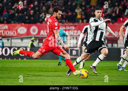 Monza, Italie. Dezember 2024. Pedro Pereira (AC Monza) während des italienischen Meisterschaftsspiels Serie A zwischen AC Monza und Udinese Calcio am 9. November 2024 im U-Power Stadium in Monza, Italien - Foto Morgese-Rossini/DPPI Credit: DPPI Media/Alamy Live News Stockfoto