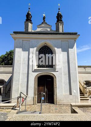 Kutna Hora, Tschechische republik - 20. Mai 2024. Äußere der Knochenkirche Stockfoto