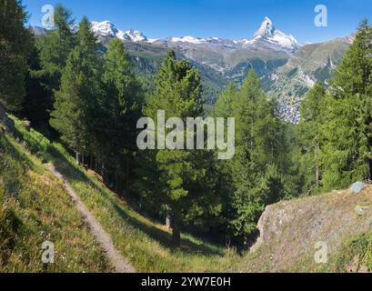 Die walliser alpen mit dem Matterhorn-Gipfel über das Mattertal und Zermatt. Stockfoto
