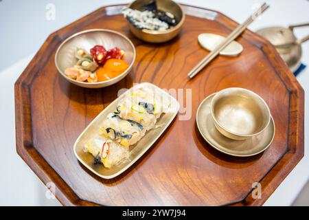 Koreanischer Tisch für eine Mahlzeit Stockfoto