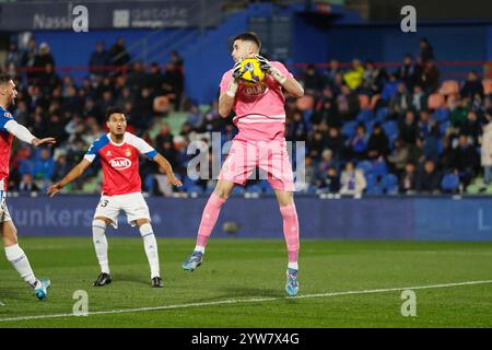 Getafe, Spanien. Dezember 2024. Joan Garcia (Espanyol) Fußball/Fußball : spanisches Spiel "LaLiga EA Sports" zwischen Getafe CF 1-0 RCD Espanyol de Barcelona im Estadio Coliseum Getafe in Getafe, Spanien. Quelle: Mutsu Kawamori/AFLO/Alamy Live News Stockfoto