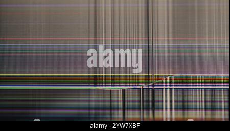 Digitale Textur. Fehlerhafter Übergang. Störungssignal aufgrund einer Beschädigung des Bildschirms. Unscharfe Texturüberlagerung des TV-Displays mit schlechter Bildqualität. Stockfoto