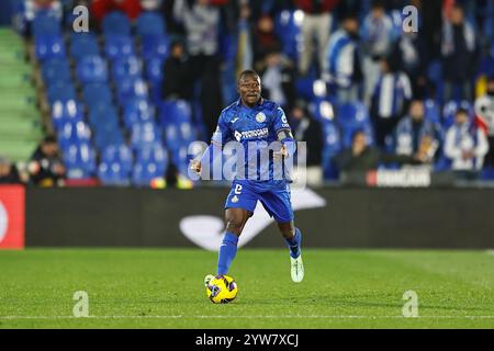Getafe, Spanien. Dezember 2024. Djene Dakonam (Getafe) Fußball/Fußball : spanisches LaLiga EA Sports Spiel zwischen Getafe CF 1-0 RCD Espanyol de Barcelona im Estadio Coliseum Getafe in Getafe, Spanien. Quelle: Mutsu Kawamori/AFLO/Alamy Live News Stockfoto