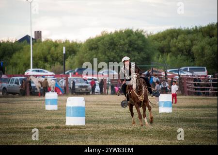 Ranch (Estancia) in Patagonien, Reiterfest (hineteada) der Hirten (Gauchos) Stockfoto