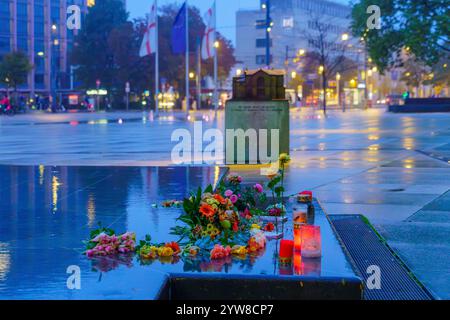 Freiburg, Deutschland - 15. Oktober 2024: Blick auf die Gedenkstätte auf dem Platz der Alten Synagoge, Freiburg im Breisgau, Baden-Wurttem Stockfoto