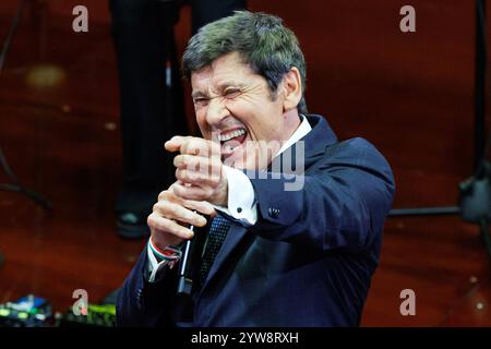 Roma, Italien. Mai 2023. Foto Roberto Monaldo/LaPresse08-05-2023 Roma Politica Senato - Cerimonia per il 75mo anniversario dalla prima seduta Nella foto Gianni Morandi durante l'esibizione al Senato Nella foto 08-05-2023 Rom (Italien) Politiksenat - Zeremonie zum 75. Jahrestag der ersten Sitzung im Bild Gianni Morandi Credit: LaPresse/Alamy Live News Stockfoto