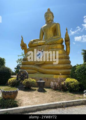 Goldener Buddha, Phra Phuttha Maha Suwant Patimakon, Phra Sukhothai Traimit, Maravijaya Attitude, sitzende Buddharupa Statue, Wat Traimit, Thailand Stockfoto