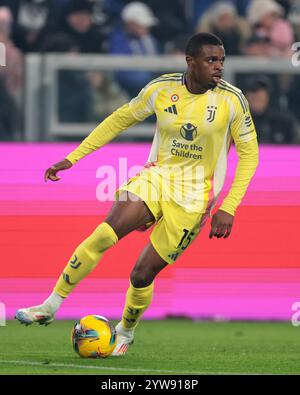 Turin, Italien. Dezember 2024. Pierre Kalulu von Juventus während des Spiels der Serie A im Allianz-Stadion in Turin. Der Bildnachweis sollte lauten: Jonathan Moscrop/Sportimage Credit: Sportimage Ltd/Alamy Live News Stockfoto