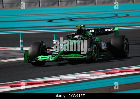 98 BORTOLETO Gabriel (BH), Stake F1 Team Kick sauber C44, Action während des Formel 1 Abu Dhabi Nachsaison-Tests 2024, am 10. Dezember 2024 auf dem Yas Marina Circuit in Abu Dhabi, Vereinigte Arabische Emirate Stockfoto