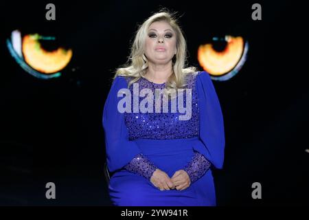 Rom, Italien. Dezember 2024. Tina Cipollari nimmt an der vierten Epsiode der Rai 2-fernsehsendung „Belve“ in den Studios von Rai Fabrizio Frizzi Teil. Quelle: SOPA Images Limited/Alamy Live News Stockfoto