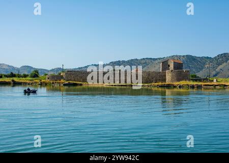 Die dreieckige Festung im Butrint-Nationalpark, Südalbanien. Ein UNESCO-Weltkulturerbe. Auch Kalaja Trekendore genannt, erbaut von Venezianern Stockfoto