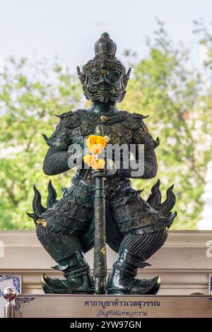 Fantastischer Blick auf die buddhistische Wachstatue im Wat Suthat Thepwararam Stockfoto
