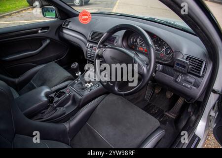 Modifizierter und stabiler 2001er BMW E46 3er Touring, deutscher Kombi mit Airbag-Federung und Bentley-Teilen Stockfoto