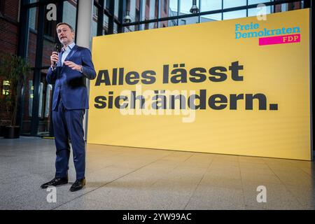 Berlin, Deutschland. Dezember 2024. Christian Lindner, Parteivorsitzender der FDP, stellt den Wahlkampf für die frühen Bundestagswahlen vor. Quelle: Kay Nietfeld/dpa/Alamy Live News Stockfoto