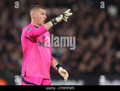 London, Großbritannien. Dezember 2024. Sam Johnstone von Wolverhampton Wanderers während des Premier League Spiels im London Stadium. Der Bildnachweis sollte lauten: Paul Terry/Sportimage Credit: Sportimage Ltd/Alamy Live News Stockfoto