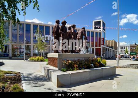 UK, South Yorkshire, Barnsley, The Glass Works, Reverence COVID 19 Memorial. Stockfoto