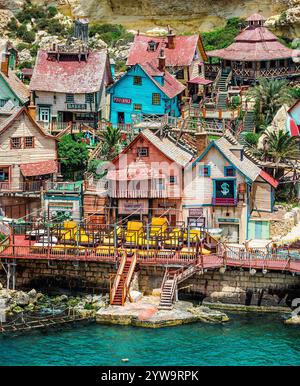 Mellieha, Malta - 23. Mai 2015: Popeye Village. Popeye Village wurde als Bühnenbild für Robert Altmans Film Popeye genutzt und wird heute als Vergnügungspark genutzt. Stockfoto