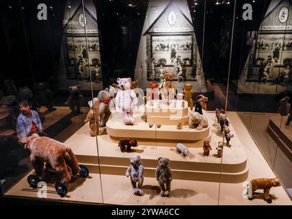 TEDDYBÄRENAUSSTELLUNG MUSEE DES ARTS DECORATIFS PARIS Stockfoto