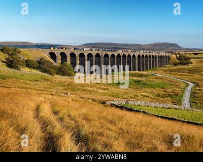 UK, North Yorkshire, Yorkshire Dales, Ribblehead Viaduct. Stockfoto