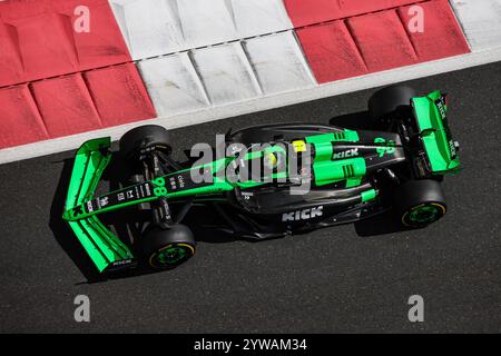 98 BORTOLETO Gabriel (BH), Stake F1 Team Kick sauber C44, Action während des Formel 1 Abu Dhabi Nachsaison-Tests 2024, am 10. Dezember 2024 auf dem Yas Marina Circuit in Abu Dhabi, Vereinigte Arabische Emirate Stockfoto