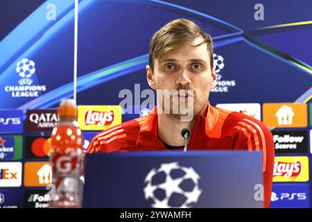 ROTTERDAM - Asger Sorensen von Sparta Prag während einer Pressekonferenz im Kuip vor dem Champions-League-Spiel gegen Feyenoord. ANP MAURICE VAN STEEN Stockfoto