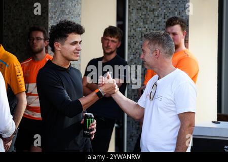 NORRIS Lando (gbr), McLaren F1 Team MCL38, Porträt während des Formel 1 Abu Dhabi Nachsaisontests 2024 am 10. Dezember 2024 auf dem Yas Marina Circuit in Abu Dhabi, Vereinigte Arabische Emirate Stockfoto