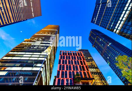 BANGKOK - 6. Dezember 2024 : One Bangkok, ein modernes Wohnimmobilienprojekt von Weltklasse, zusammen mit einem Hotel und IT-Geschäft, ist eine neue Wahrzeichen Stadt Stockfoto