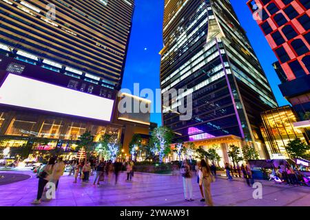 BANGKOK - 6. Dezember 2024 : One Bangkok, ein modernes Wohnimmobilienprojekt von Weltklasse, zusammen mit einem Hotel und IT-Geschäft, ist eine neue Wahrzeichen Stadt Stockfoto