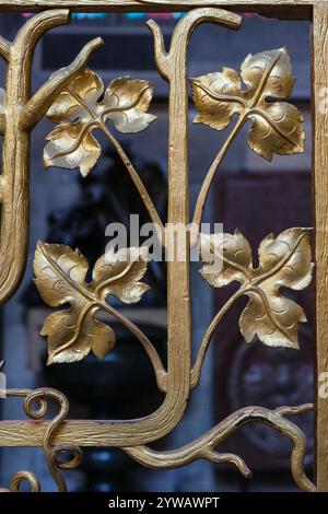 Dekorative Grillarbeiten in der Kapelle St. Ludmila, St. Veitsdom. Prag, Tschechien, Tschechische Republik. Stockfoto